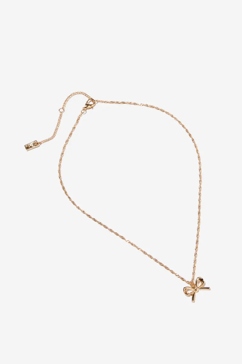 Rubi Pendant Necklace